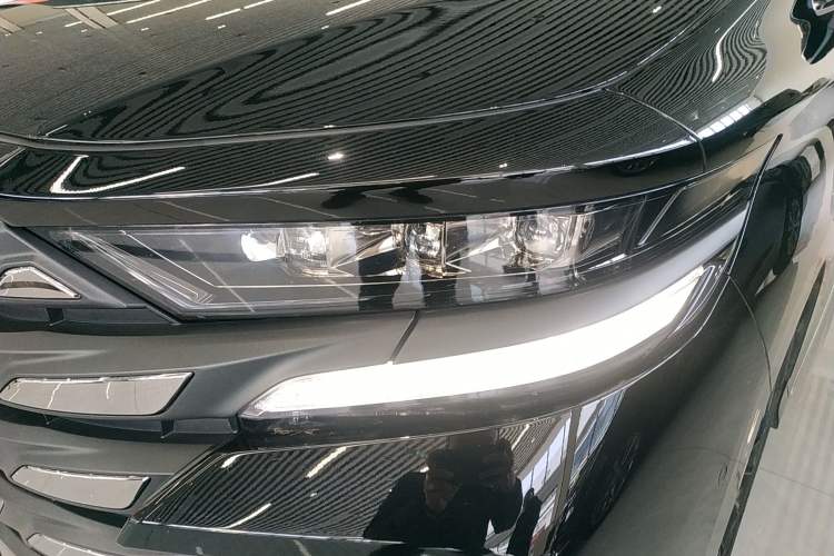 Used Toyota Vellfire 2024 Crown Dual-Engine 2.5L Ultimate Edition