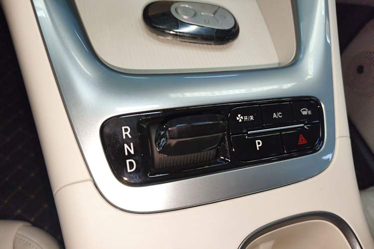 Used Geely Galaxy Geome 2026 Model 310km Youth Edition Gear Lever