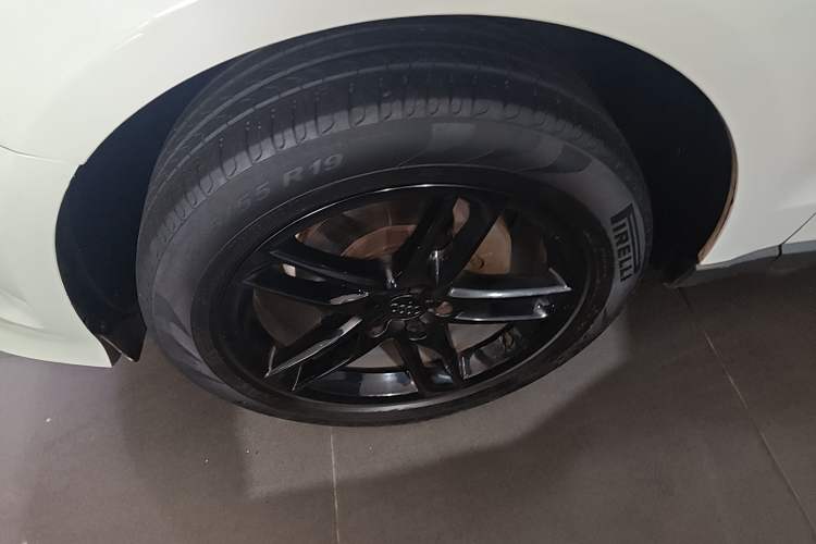 Used Audi Q5 2017 Plus 40 TFSI Technology Model
