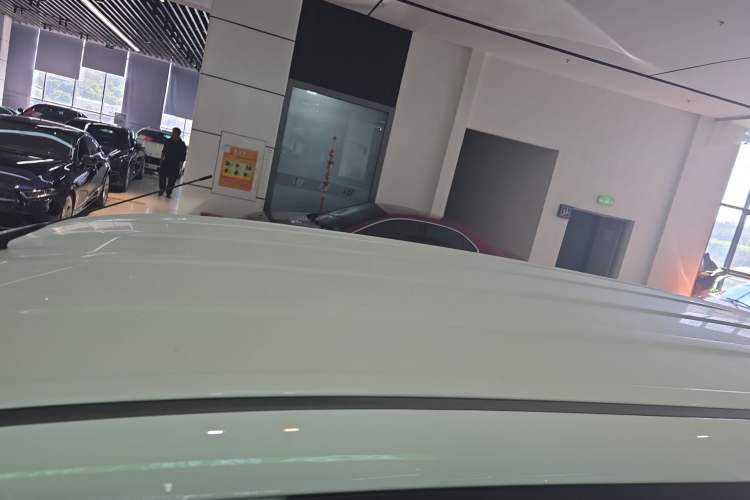 Used Wuling Hongguang New Energy 2025 Extended-Range Hybrid 50KM Comfort Version Roof