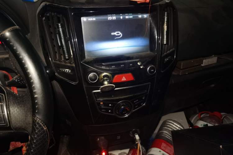 Used Great Wall M4 2014 1.5L Manual Luxury Model Audio And AC Panel