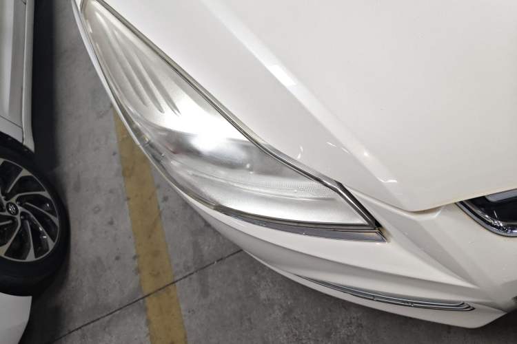 Used Ford Kuga 2015 1.5L GTDi Two-Wheel Drive Fashion Edition Right Front Headlight