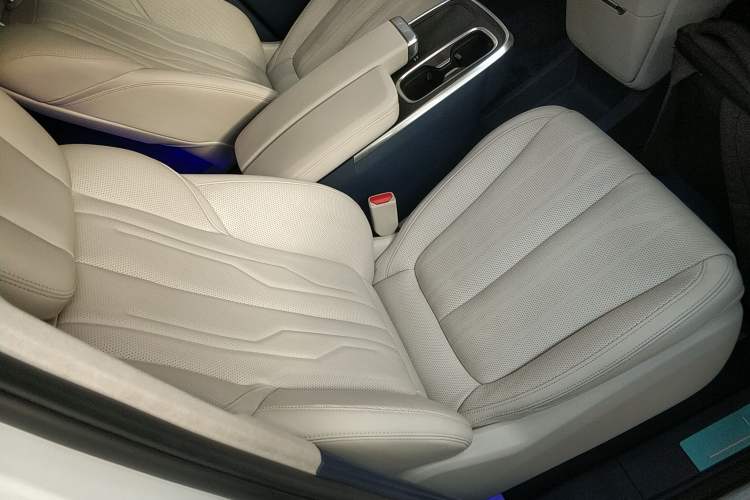 Used Buick Century 2023 2.0T Six-Seater Yinshi Edition