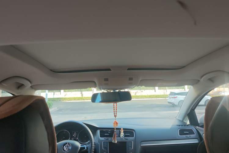 Used Volkswagen Golf 2016 230TSI Automatic Comfort Version
