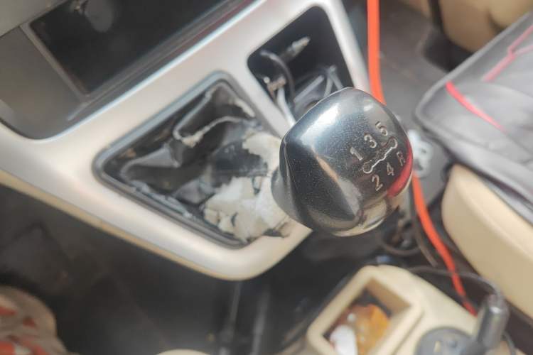 Used CHANGAN KAICHENG Ruixing M90 2017 2.0L Value Edition 6-Seater Hatchback 4G94S