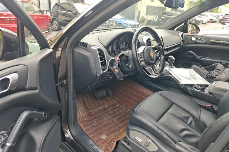 Used Porsche Cayenne  Driver Seat