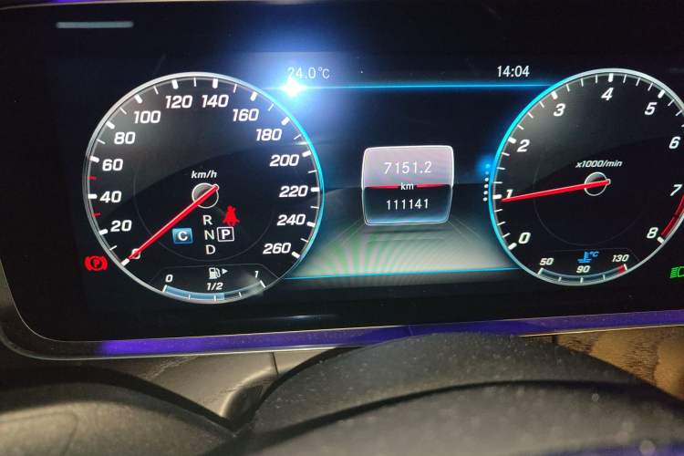 Used Mercedes-Benz E-Class 2016 E 300 L Sporty and Stylish Model