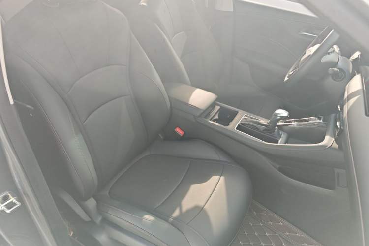 Used Roewe i5 2024 1.5L CVT Luxury Edition
