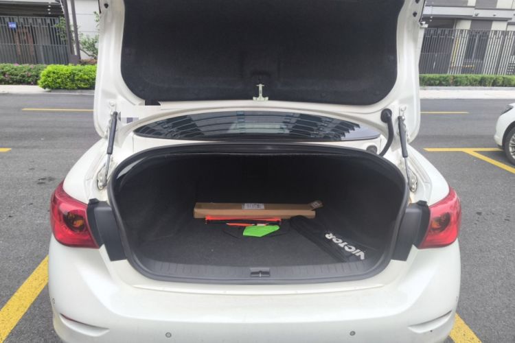 Used Infiniti Q50L 2015 2.0T Enjoyment Edition Trunk