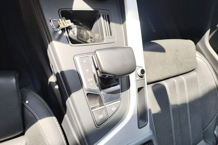 Used Audi A4L 2022 40 TFSI Fashion Dynamic Model
