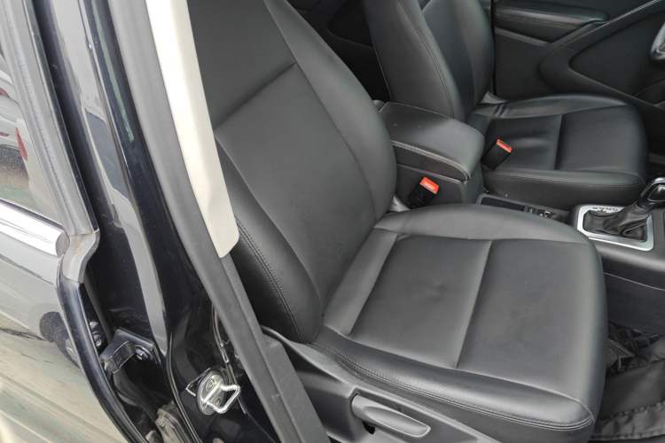 Used Volkswagen Tiguan L 2016 280TSI Automatic Two-Wheel-Drive Silk Road Style Edition