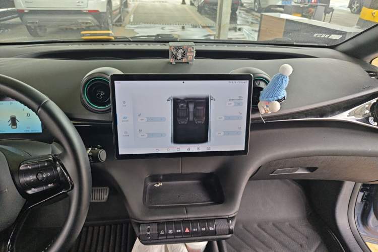 Used BYD Dolphin 2024 Honor Edition 420km Fashion Version Audio And AC Panel