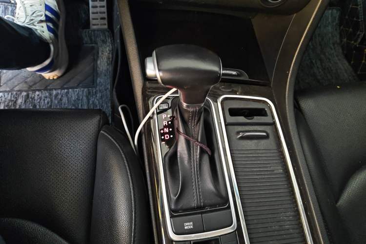 Used Kia K5 2017 2.0L Automatic 15th Anniversary Special Edition LUX Gear Lever