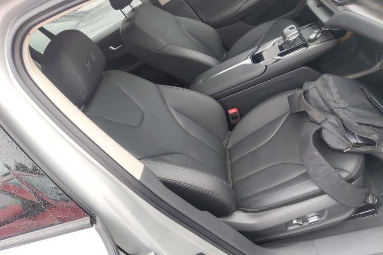 Used Hongqi E-QM5 2022 431 km Charge & Enjoy Edition
