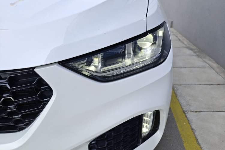 Used Wey VV5 2017 2.0T Ultra-Luxury Version
