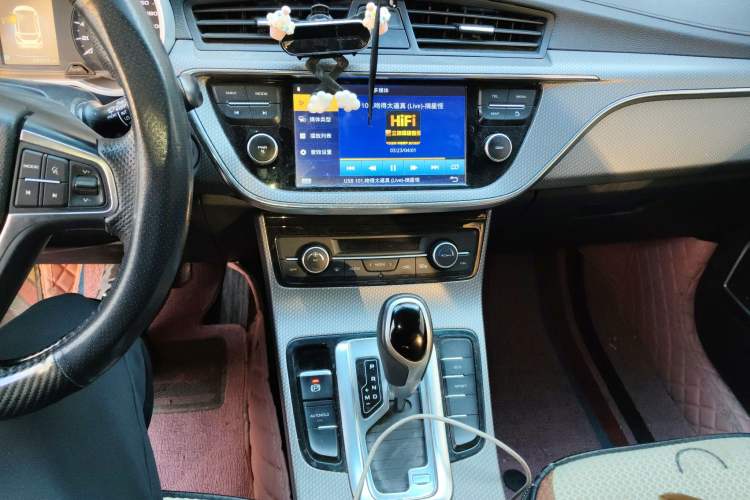 Used Geely Auto Emgrand GS 2016 Elegant Edition 1.8L Automatic LingShang Model Audio And AC Panel