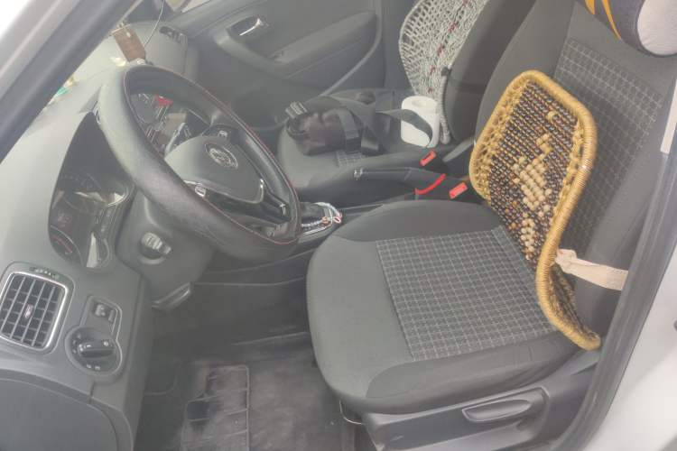 Used Volkswagen Polo 2016 1.6L Automatic Comfort Model