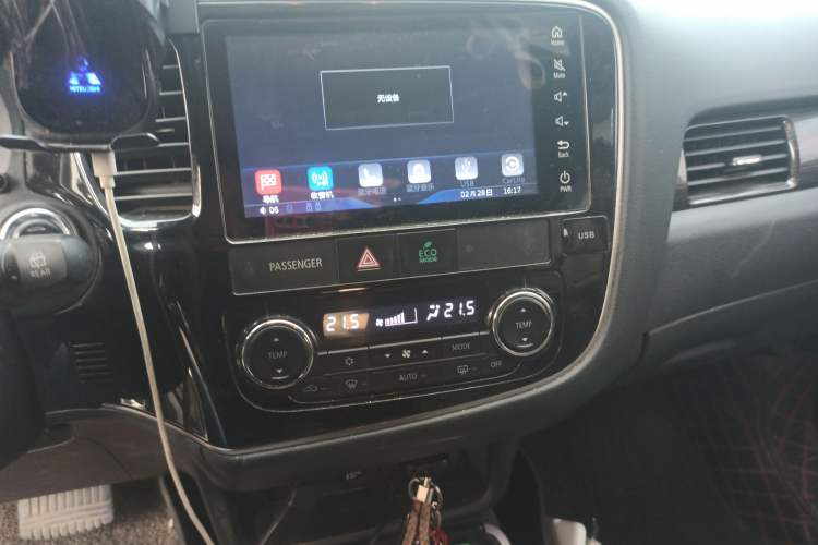 Used Mitsubishi Outlander 2019 2.4L 4x4 Zhi Xiang Edition 7 Seats China V Emission Standard