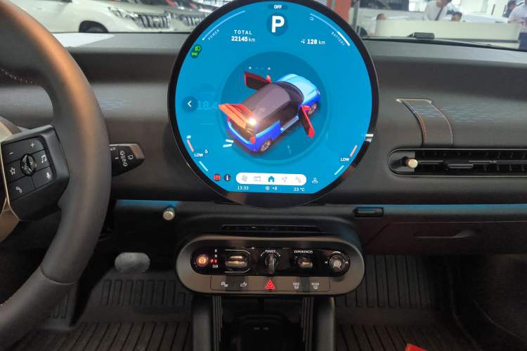 Used MINI Electric COOPER 2024 456km COOPER E Classic Edition Audio And AC Panel