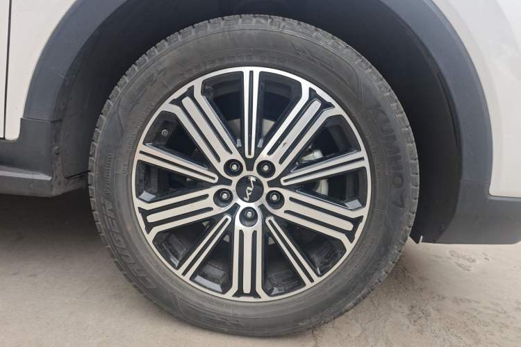 Used Kia Sportage R 2021 Ace 2.0L Challenge Edition Right Front Wheel Hub