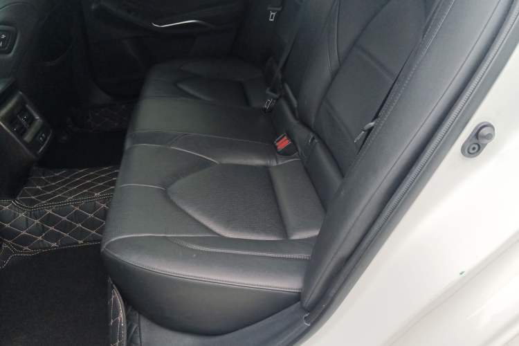 Used Toyota Avalon 2019 2.0L Luxury Edition China VI Standard Left Rear Seat