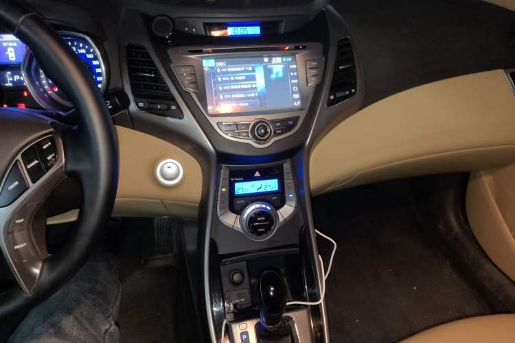 Used Hyundai Elantra (5th Generation / Langdong) 2012 1.6L Automatic Leading Model
