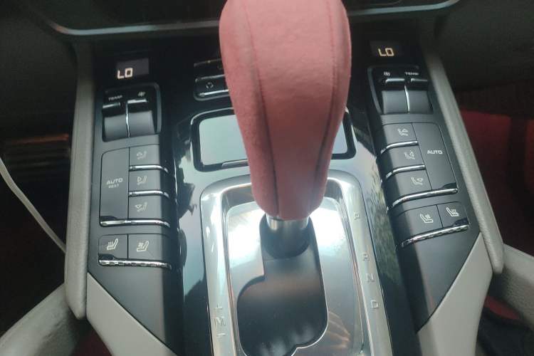 Used Porsche Cayenne 2011 Cayenne 3.0T Gear Lever