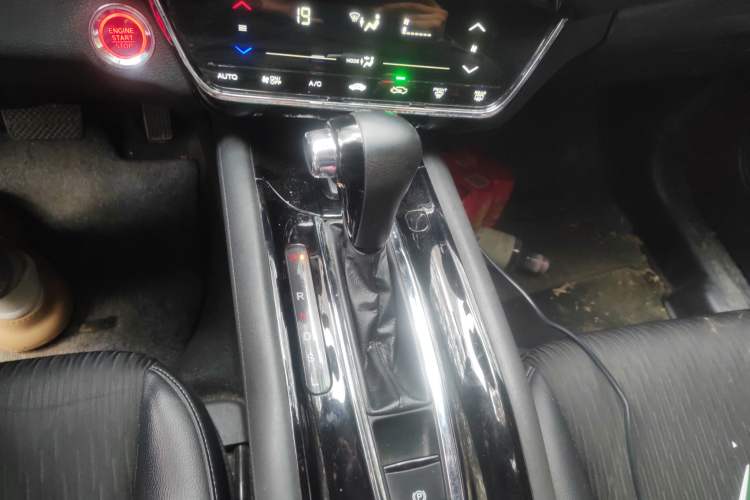 Used Honda Vezel 2020 220 TURBO CVT Luxury Edition
