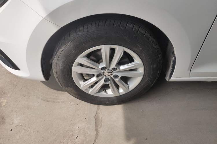 Used Volkswagen Santana 2019 1.5L Manual Fashion Edition China VI Standard Left Front Wheel Hub