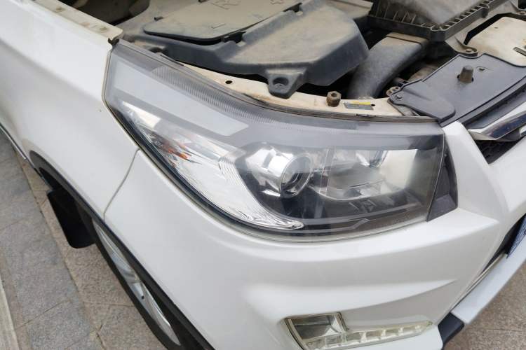 Used HYOSOW S3 2016 1.5L Manual Comfort Version China IV Emission Standard Right Front Headlight
