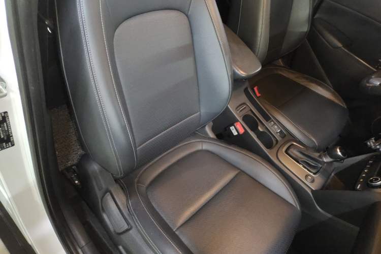 Used Hyundai ENCINO 2018 1.6T Dual-Clutch Zhilian Edition China V Standard Right Front Seat