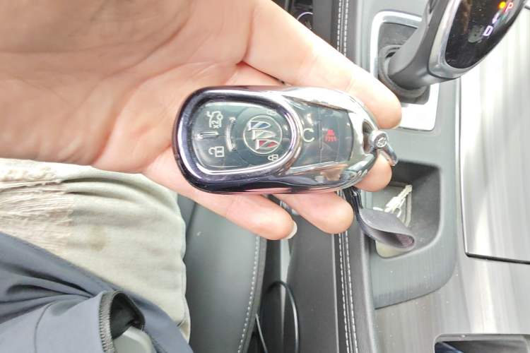 Used Buick LaCrosse 2021 652T Luxury Model Vehicle Key