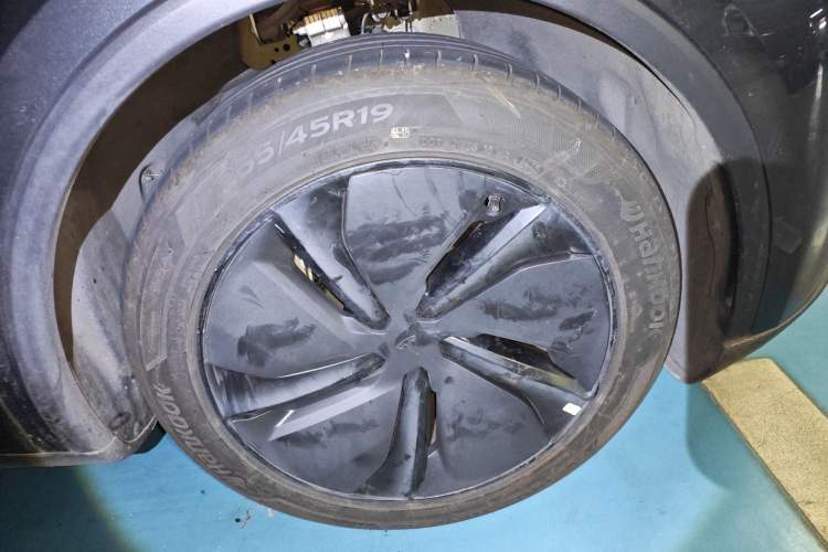 Used Tesla Model Y 2025 Long-Range All-Wheel Drive First Edition