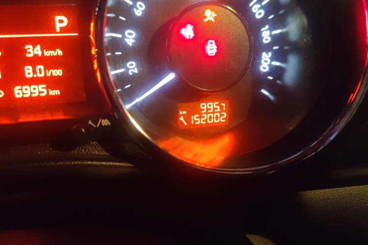 Used Peugeot 3008 2016 1.6THP Automatic Classic Edition Odometer Close Up