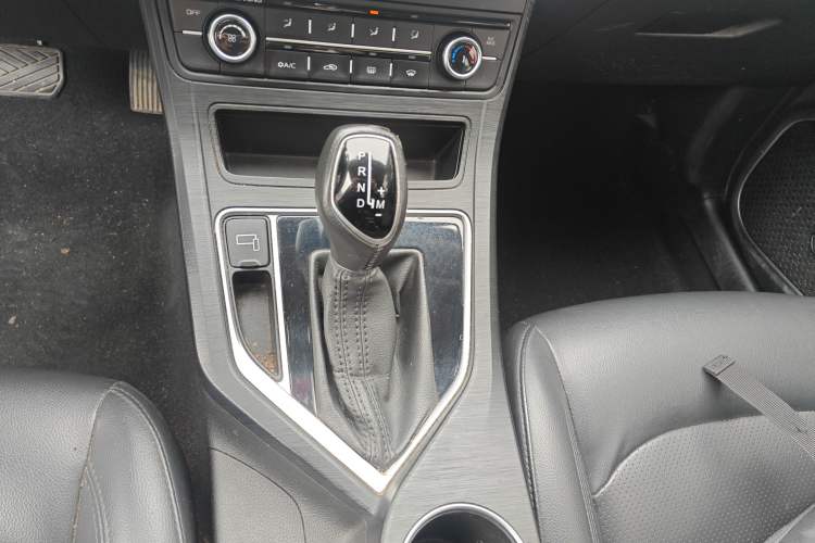 Used Geely Auto Vision 2020 Revised Version 1.5L CVT Asian Games Edition Gear Lever