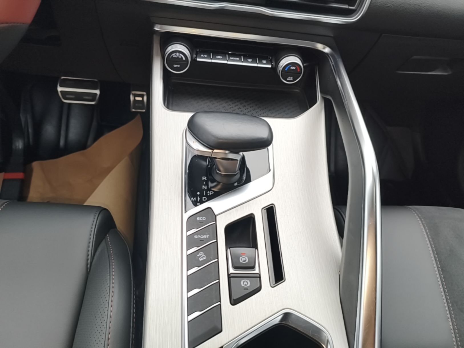 Geely Auto Coolray 2021 1.5TD DCT Starry Edition — снимка 16