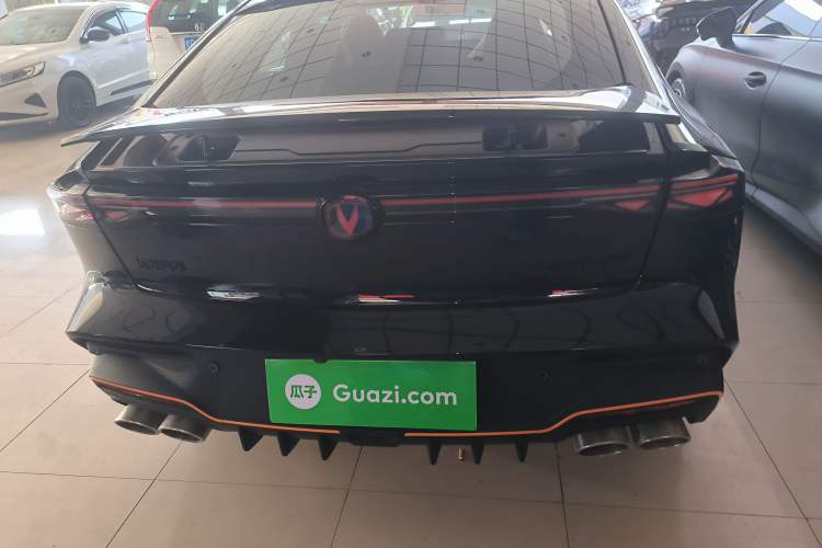 Used CHANGAN UNI-V 2025 Model Third-Generation 2.0T Dynamic Edition
