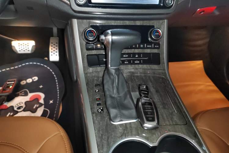 Used Haval H8 2015 2.0T Two-Wheel Drive Comfort Version
