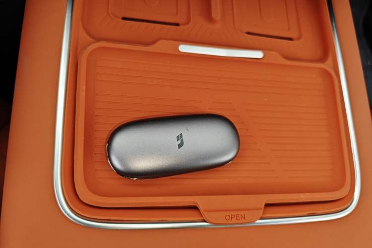 Used Li Auto L8 2025 Max Smart Refresh Edition
