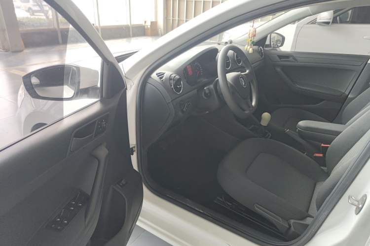 Used Volkswagen Jetta 2019 Dream Edition 1.5L Manual Fashion Version
