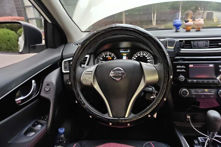 Used Nissan Qashqai 2016 2.0L CVT Elite Edition Steering Wheel