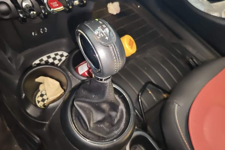 Used MINI 2016 1.2T ONE Five-Door Edition Gear Lever
