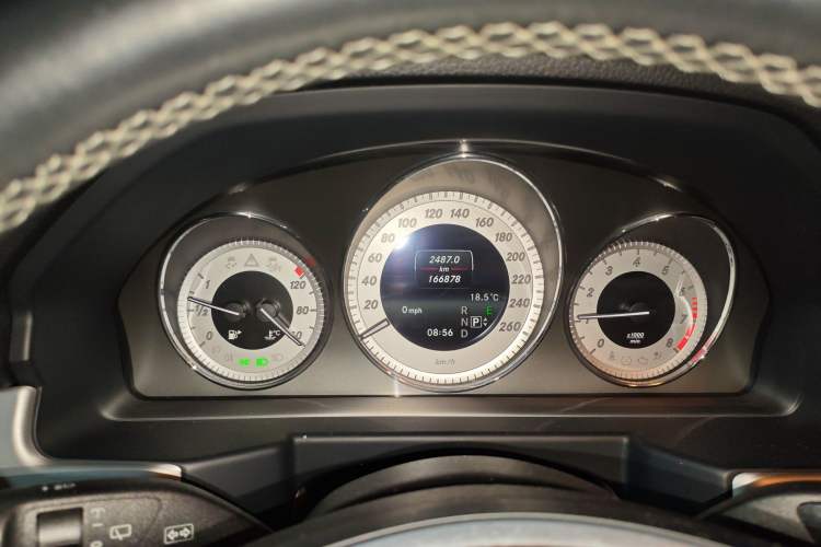 Used Mercedes-Benz GLK-Class 2013 GLK 300 4MATIC Dynamic Sunroof Model