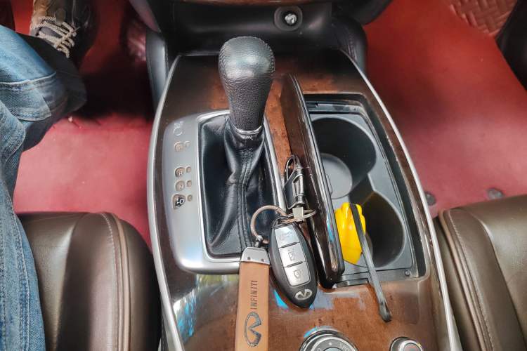 Used Infiniti QX60 2014 2.5 S/C Hybrid Two-Wheel Drive Excellence Edition