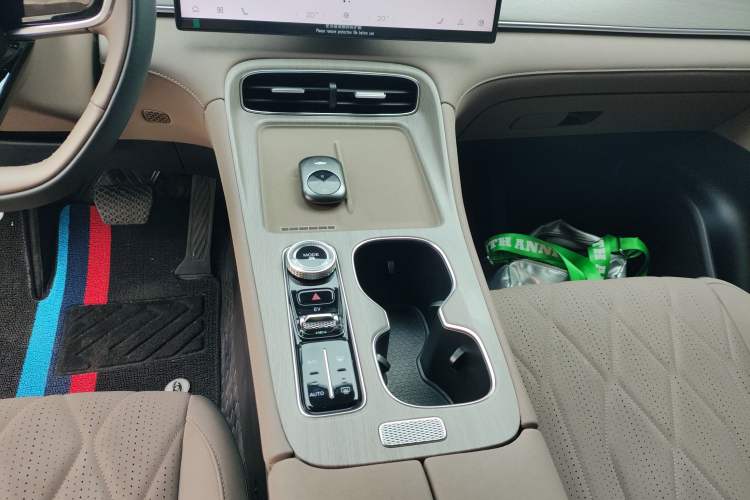 Used Chery Fengyun T8 2025 1.5T 130km Deluxe Version 5 Seats
