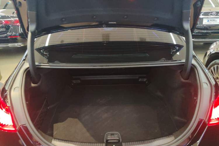 Used Mercedes-Benz C-Class 2025-Year Facelift C 260 L Trunk
