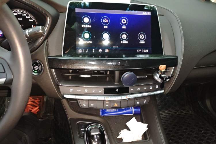 Used Cadillac CT5 2022 28T Luxury Edition Audio And AC Panel