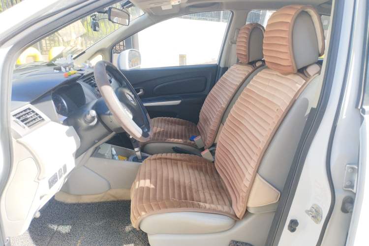 Used Venucia R50 2015 1.6L Automatic Version with Beidou Navigation Left Front Seat