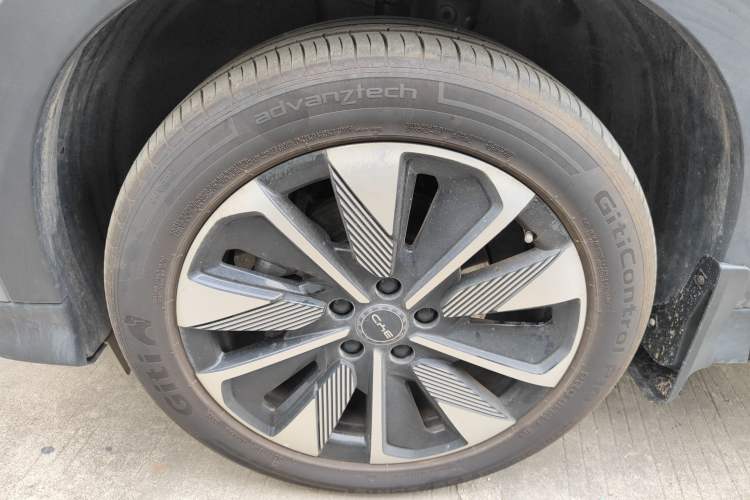 Used BYD Song PLUS New Energy 2025 DM-i Intelligent Driving 160KM Flagship Model Left Front Wheel Hub