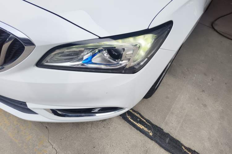 Used Buick Verano 2017 Sedan 15S Automatic Leading Model Left Front Headlight